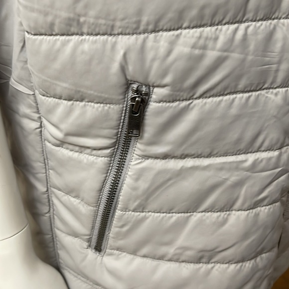 Murano Gray Front Zip Quilted Front Flannel Back Vest w/Navy Trim on Collar - Picture 6 of 13